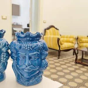 https://duhome-apartment-in-the-heart-of-catania.catania-hotels.net