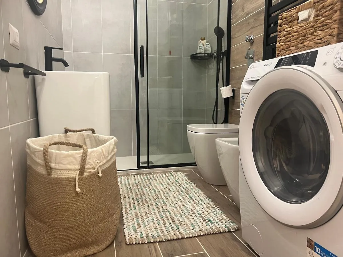 Regina Milano In Bocconi Apartment Italy
